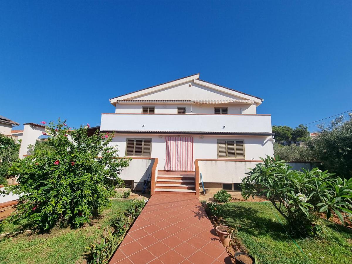 Villa Flora - With Sea View, 2 Minutes Walk To Beach Trappeto  Esterno foto